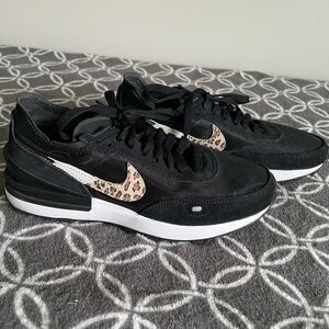 Women’s Nike sneakers